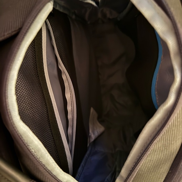 Dell Premier Laptop Backpack - Picture 7 of 9